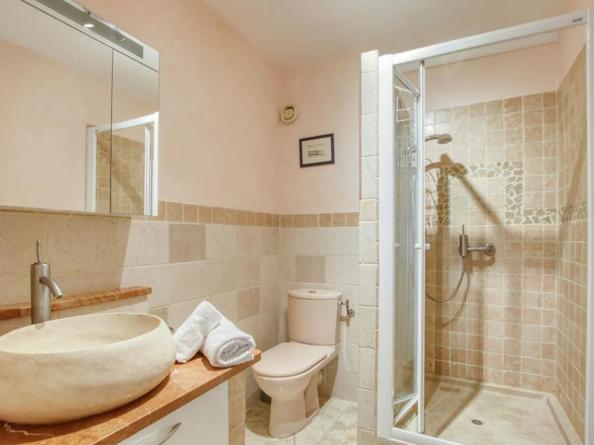 Apartment Le Port Des Lecques By Interhome Saint-Cyr-sur-Mer